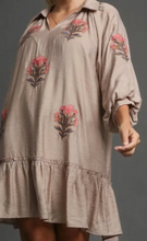 Load image into Gallery viewer, /Floral Boho Ruffle Hem Dress
