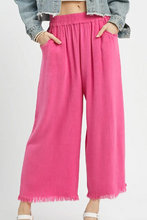 Load image into Gallery viewer, FRAYED HEM WIDE LEG PANTS
