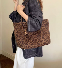 Load image into Gallery viewer, Large Tote with Pouch-CHOCOLATE
