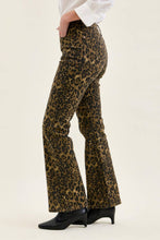 Load image into Gallery viewer, HW Bootcut Leopard Print: PRINT / 15(32)
