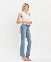 Load image into Gallery viewer, MID RISE FULL LENGTH BOOTCUT JEANS T6460: FUTURISTIC / 31
