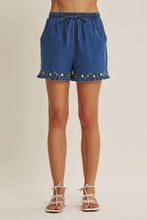 Load image into Gallery viewer, WILD FLOWER WASHED DENIM EMBROIDERY SHORTS WITH POCKETS
