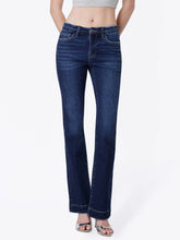 Load image into Gallery viewer, MID RISE DARK WASH SEAMLESS WAISTBAND BOOTCUT JEANS T6266D: DARK WASH / 28
