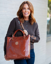 Load image into Gallery viewer, /Kinzley Tote Saddle
