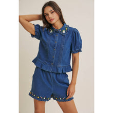 Load image into Gallery viewer, WILD FLOWER WASHED DENIM EMBROIDERY SHORTS WITH POCKETS
