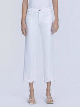 Load image into Gallery viewer, MID RISE UNEVEN FRAYED HEM CROP STRAIGHT JEANS-Vervett

