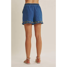 Load image into Gallery viewer, WILD FLOWER WASHED DENIM EMBROIDERY SHORTS WITH POCKETS
