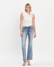 Load image into Gallery viewer, MID RISE FULL LENGTH BOOTCUT JEANS T6460: FUTURISTIC / 32
