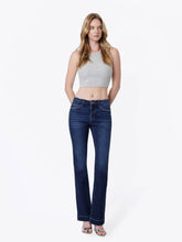 Load image into Gallery viewer, MID RISE DARK WASH SEAMLESS WAISTBAND BOOTCUT JEANS T6266D: DARK WASH / 28
